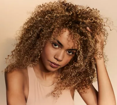 Massage du cuir chevelu pour prevenir la chute de cheveux